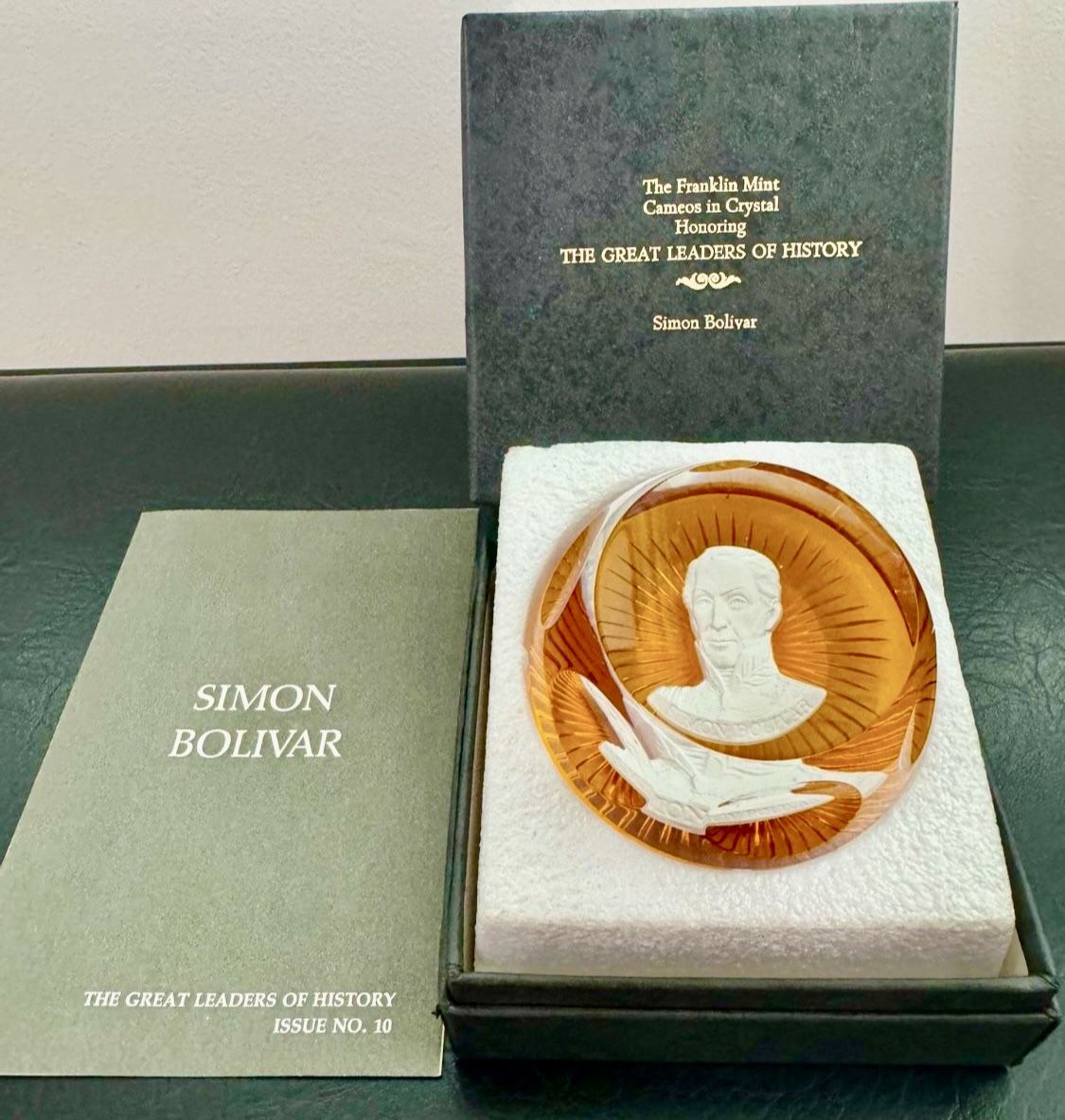 Baccarat Crystal Franklin Mint Paperweight the great Leader of history Cameo Simon Bolivar In great condition Comes in box with certificate of authe