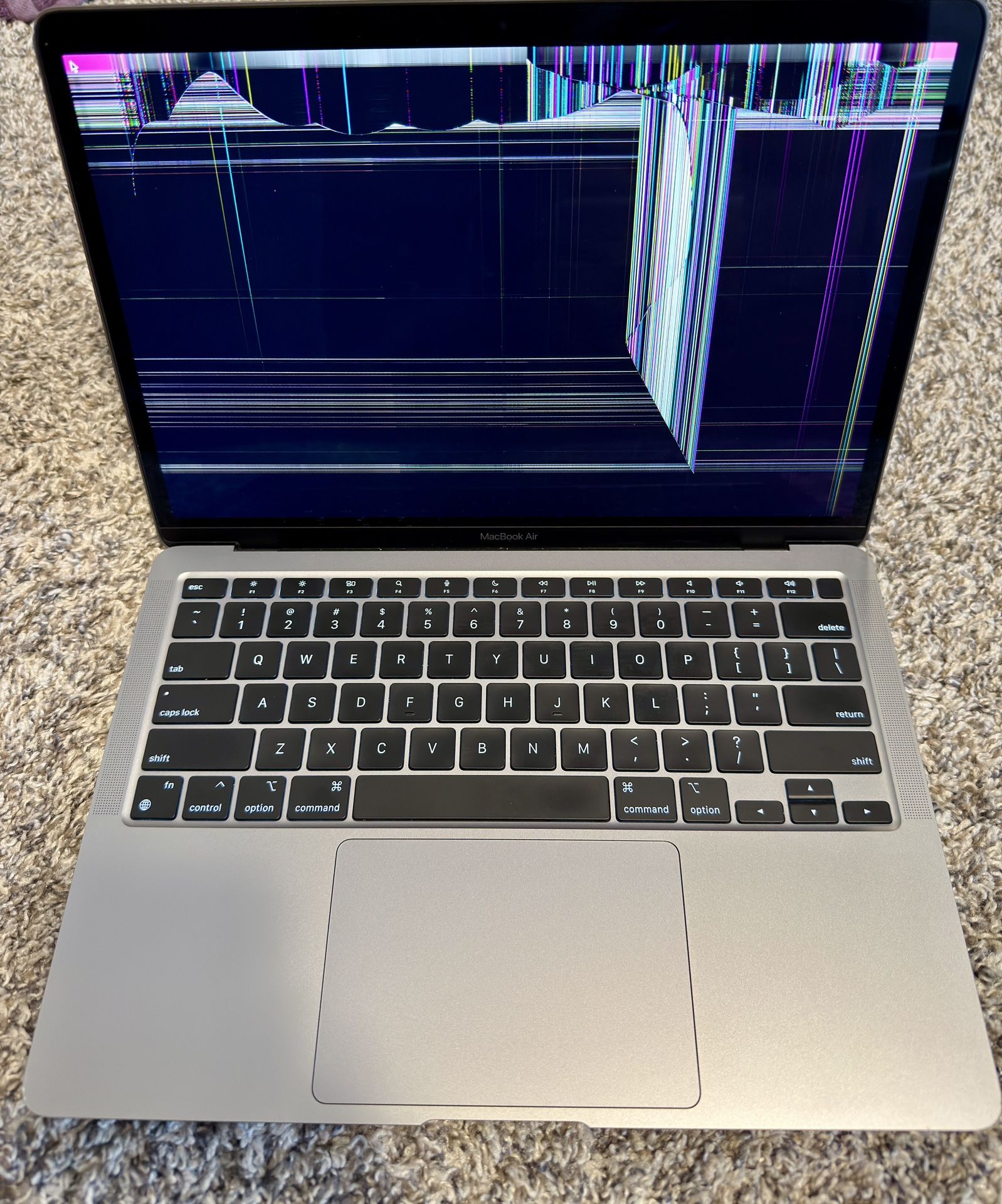 Apple Macbook Air, A 233 7,13 Inch M1 512 Gb Ssd Cracked Screen Unit Works Fine