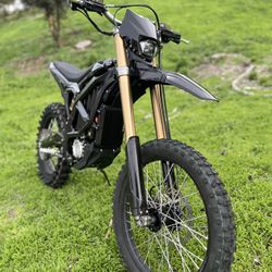 2025 Surron Ultra bee