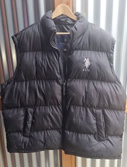 US POLO Black Quilted Puffer Vest Mens Size XXLarge Black Zip-up Big Pony Logo
Pre-owned 
Excellent condition 
This is a US Polo black quilted puffer 