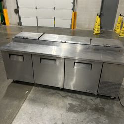 True Pizza Prep Table Sandwich Prep Refrigerator Restaurant
