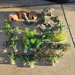 Aquarium Plants And Decorations