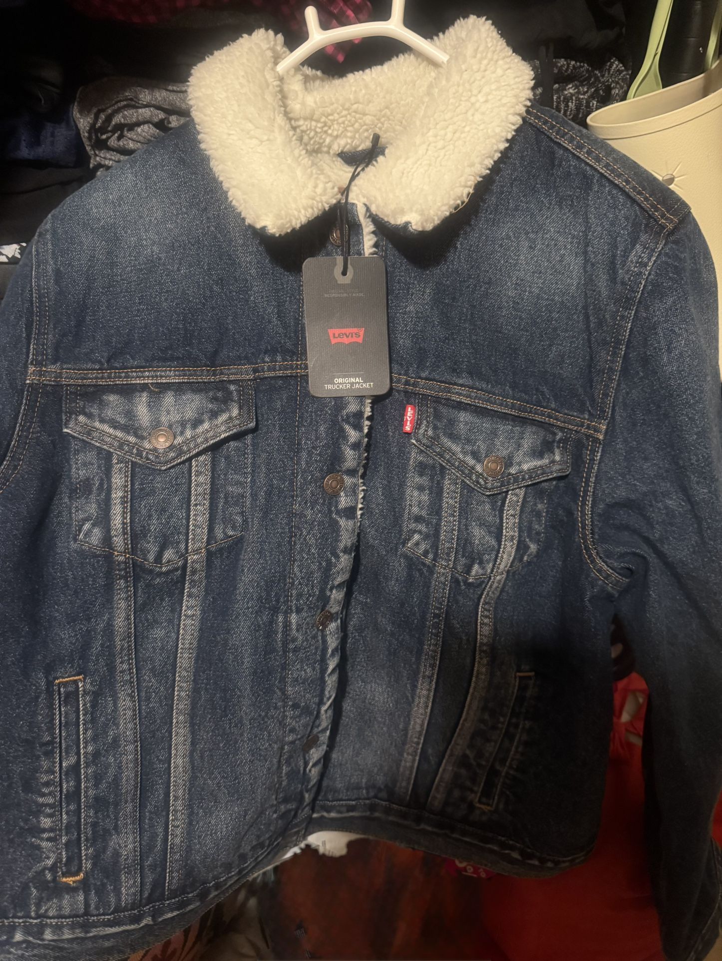 XL Women’s Sherpa Levi’s Jean Jacket New