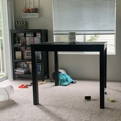 Kitchen table - Like New