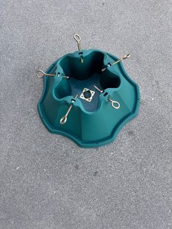 Green Plastic Christmas Tree Stand