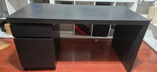 Large Brown/Black Desk - Perfect Condition (IKEA MALM)
