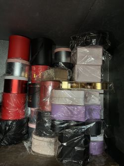 Boxes for arrangements