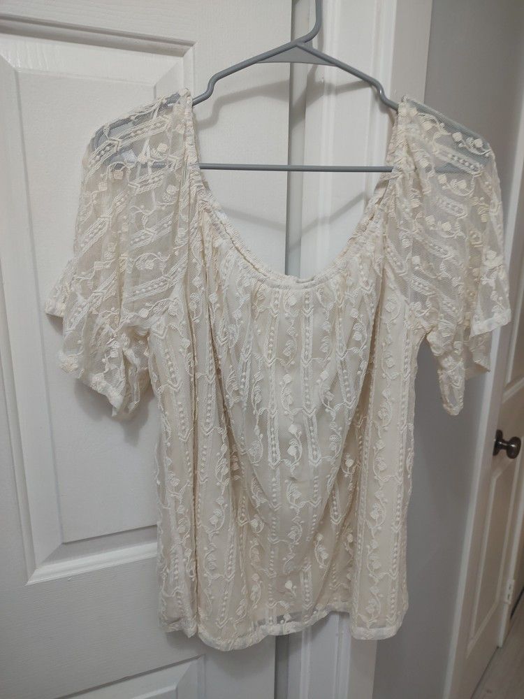 Women's Pretty Lace Top Day Trip NWT (L)