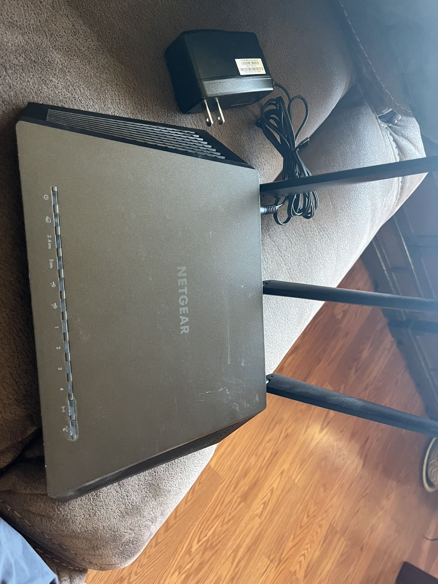 Netgear nighthawk R7000 AC1900 WiFi Router