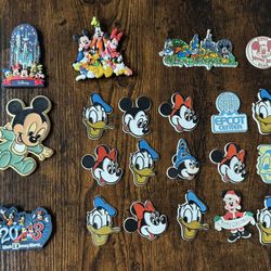 Disney Lot of Mostly Vintage Magnets Mickey Minnie Goofy Donald etc $25 for All xox