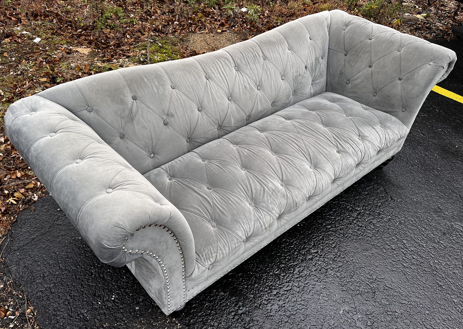 Velvet Chesterfield Style 89” Tufted Sofa