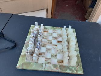 Marble & Stone chess board and pieces
