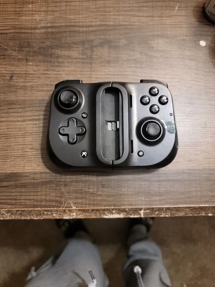 RAZER KISHI Mobile Gaming Controller