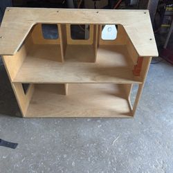 VINTAGE WOODEN DOLL HOUSE 