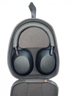 Sony XM5 Headphones