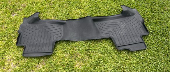 Weather tech 2nd row mat Tahoe Yukon