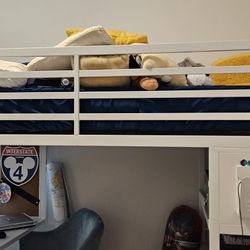 Twin Loft Bed With Desk And Book Shelves 