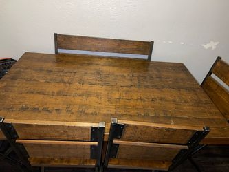 Mesa de madera rústica