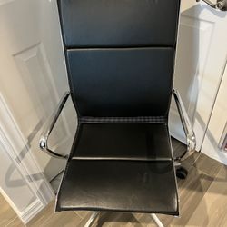 Home Office Computer Chair In Excellent Condition!