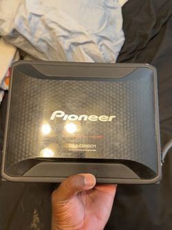 Kicker Dual Subwoofer Enclosure Box and a pioneer GM-D8601 CLASS D MONO AMPLIFIER