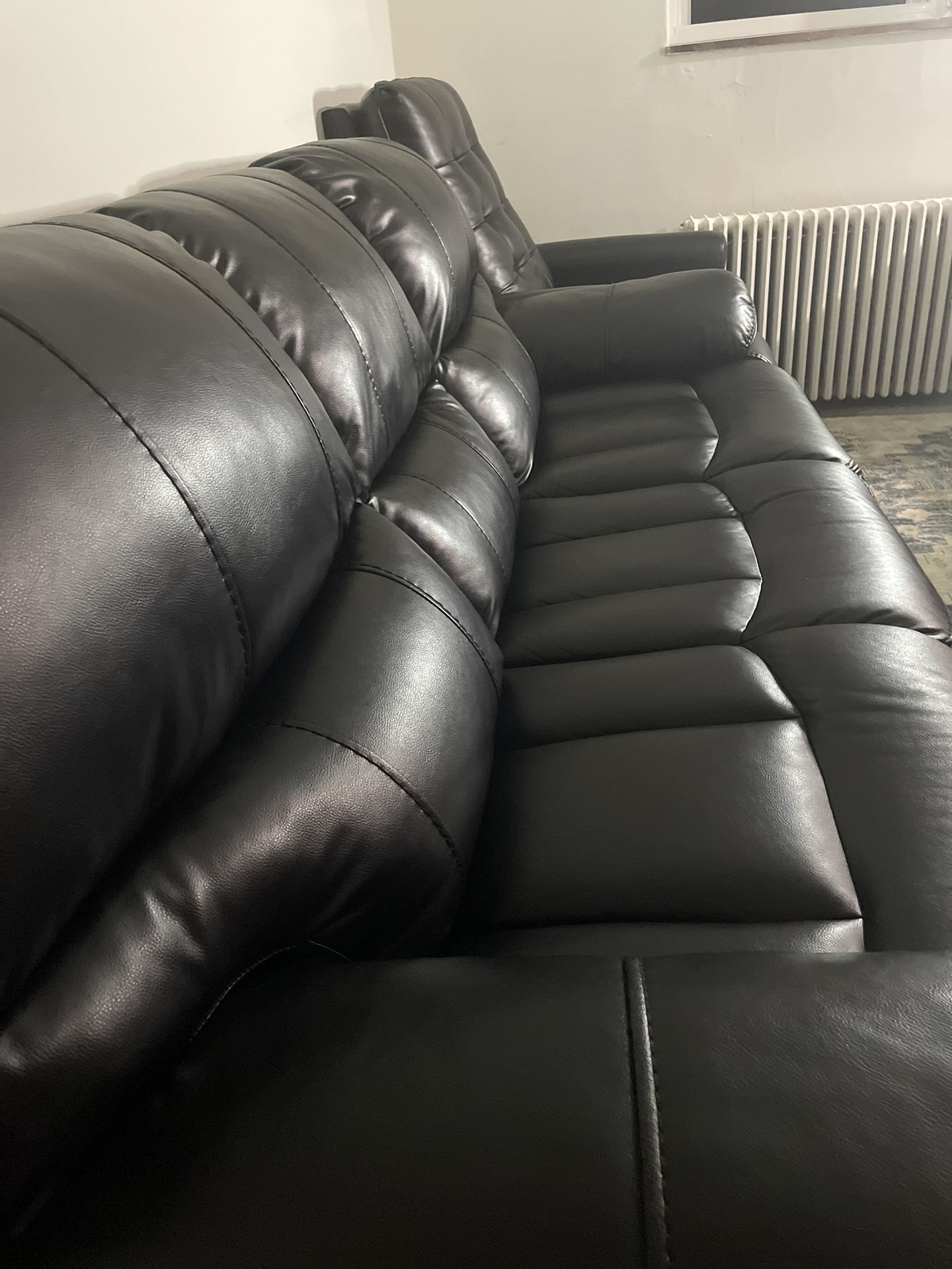 Avenger Black 89 Power Reclining Sofa