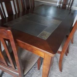 Kitchen Table With Five Chairs So In Good Shapes And So Is The Kitchen Table