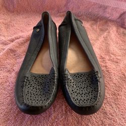 Women’s Black UGG Slip On Loafers Sz 11
