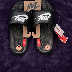 Nike Women's Victori One Slide Sandals Black/White Size 7