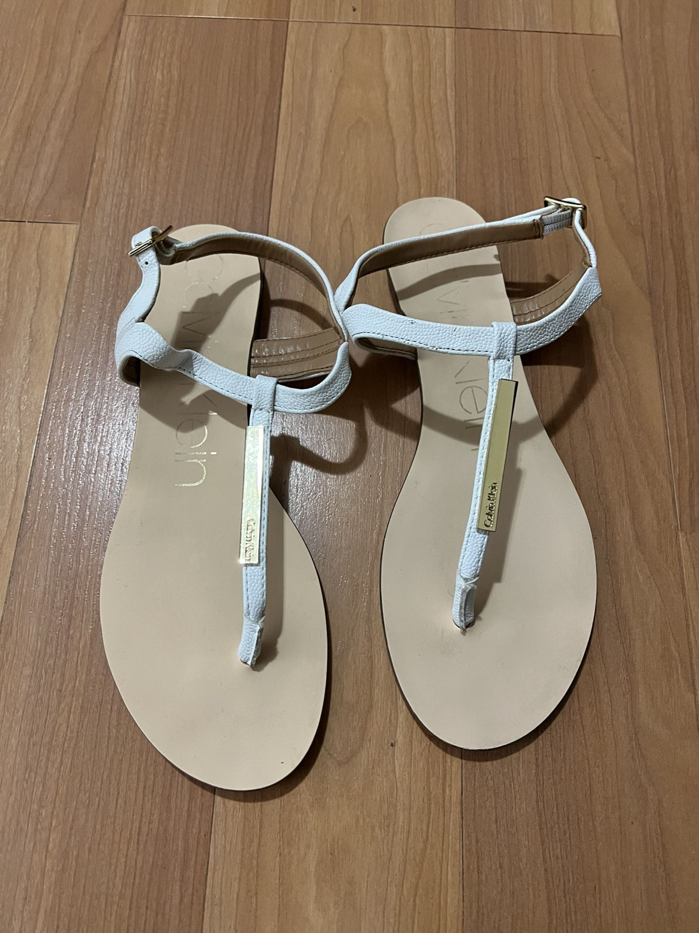 Women's Calvin Klein Samira Seafoam White T-Strap Thong Flat Sandals Size 8