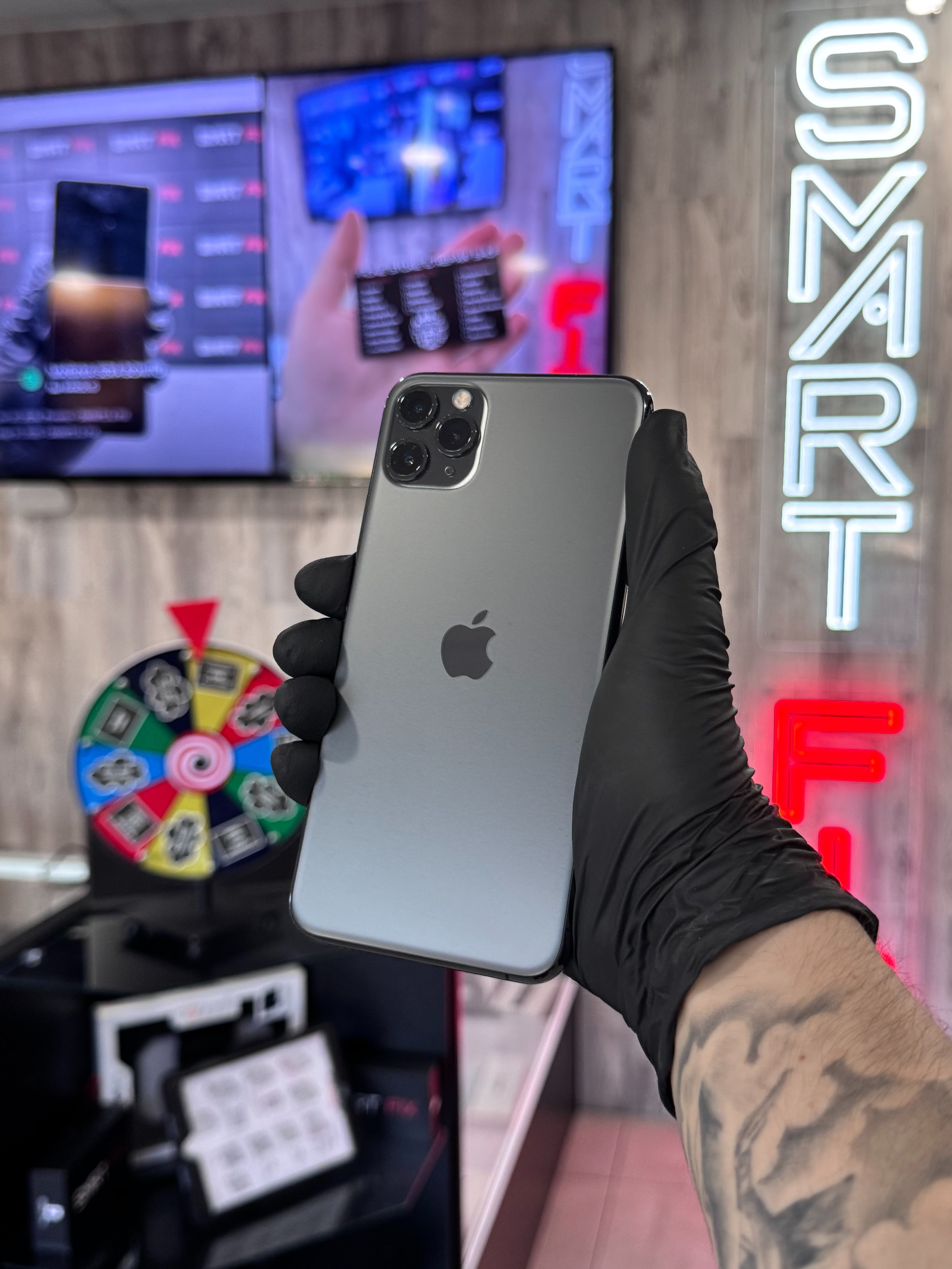 Apple iPhone 11 Pro Max 256 GB - Space Gray (Unlocked) + Warranty