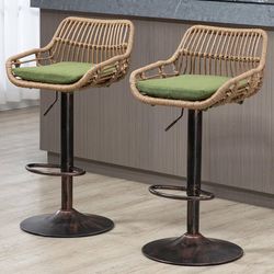 Set of 2 Rattan Wicker Bar Stools – Swivel Adjustable Counter Height – Green Cushions