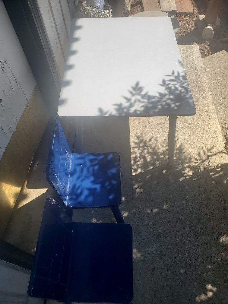 Children's / Toddler Table And Chairs