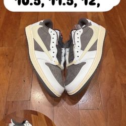 Travis Scott Jordan 1s 