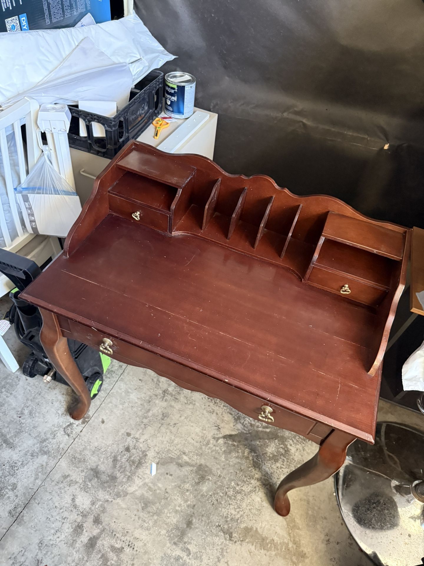 vintage vanity desk In Great Condition