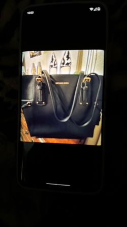 MKORS Leather bag . Cash Only!