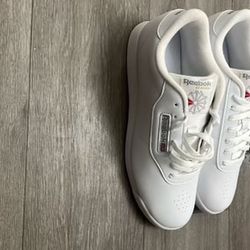 Bundle Sale Women Slippers Fashion And Tennis Shoes Men And Women Toddler Girl Boots 