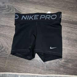 Nike Pro Women's 3-Inch Mid-Rise Tight Fit Training Shorts - Black - XS