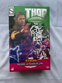 Hot toys Thor 1/6th collectible figure