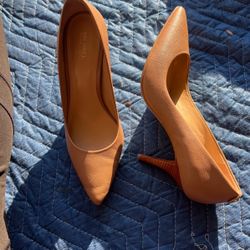 MICHAEL KORS NUDE PUMPS
