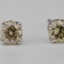 14k Diamond Stud Earring Champagne in White Gold apr 3 mm for 0.10 ct per earring weight apr 0.40 grams for both earrings and clips