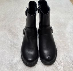 Girls boots size 5