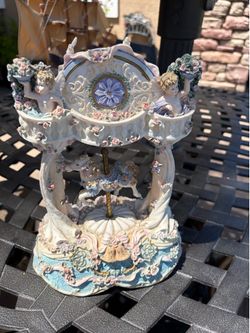 Musical carousel decor