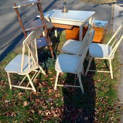 Vintage Porcelain Top Kitchen Table With Matching Chairs Excellent Condition 