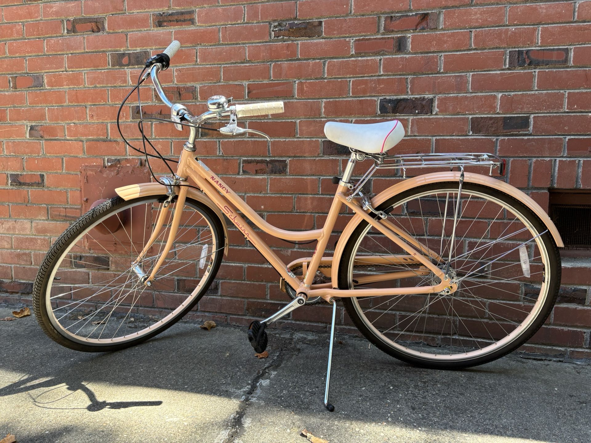 Schwinn Women 26 Speed Comfort Bike