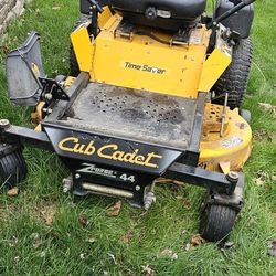 Cero Turn Jhon Deere 38" Tractor
