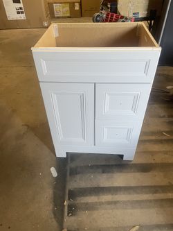 Home Decorators Collection Sedgewood 24.5 in. W x 18.75 in. D x 34.375 in. H Single Sink Bath Vanity in White