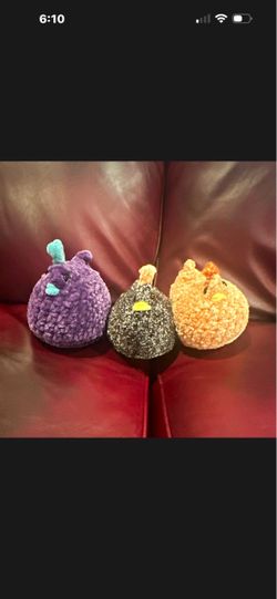 3 piece crochet chickens