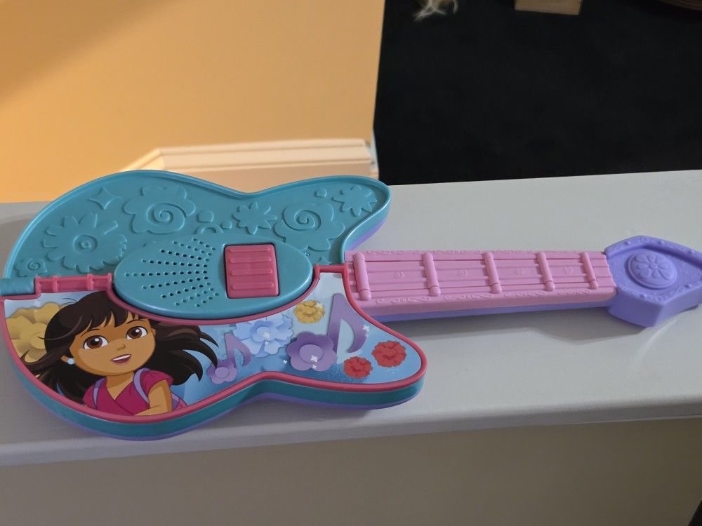 Dora the explorer Guitar