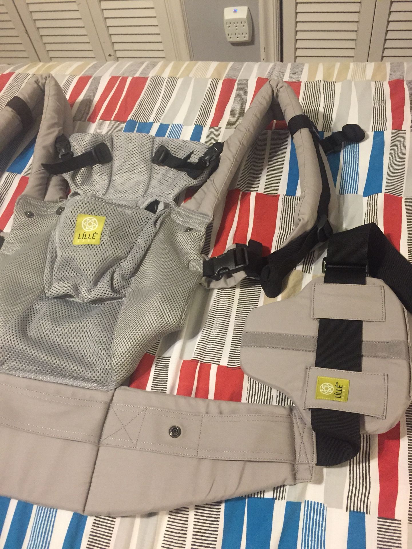Lillebaby Complete Airflow Baby Carrier with Infant Insert