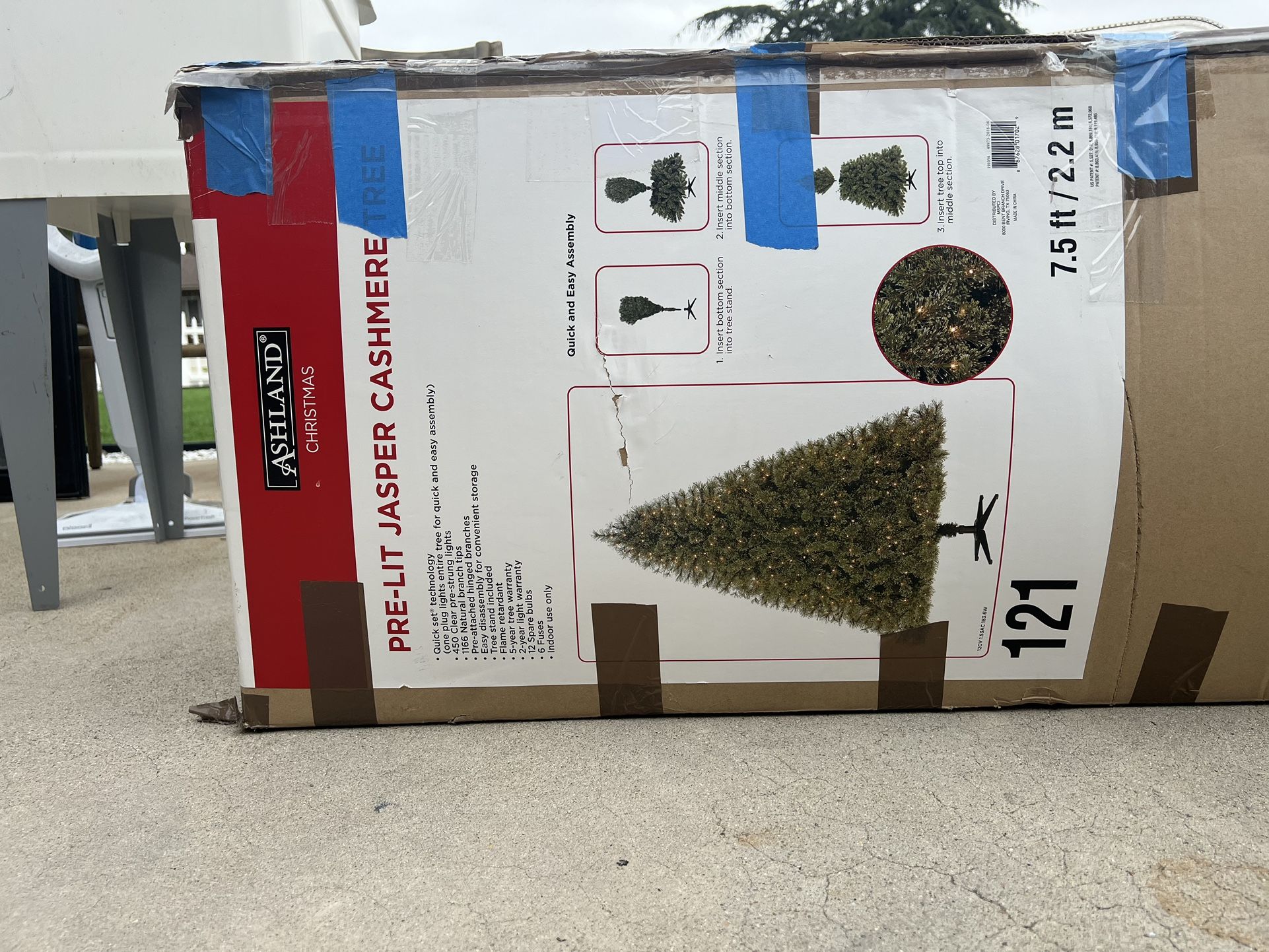 Ashland 7.5 ft pre-lit Jasper Cashmere tree